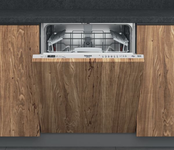 Hotpoint HIO 3T141 W